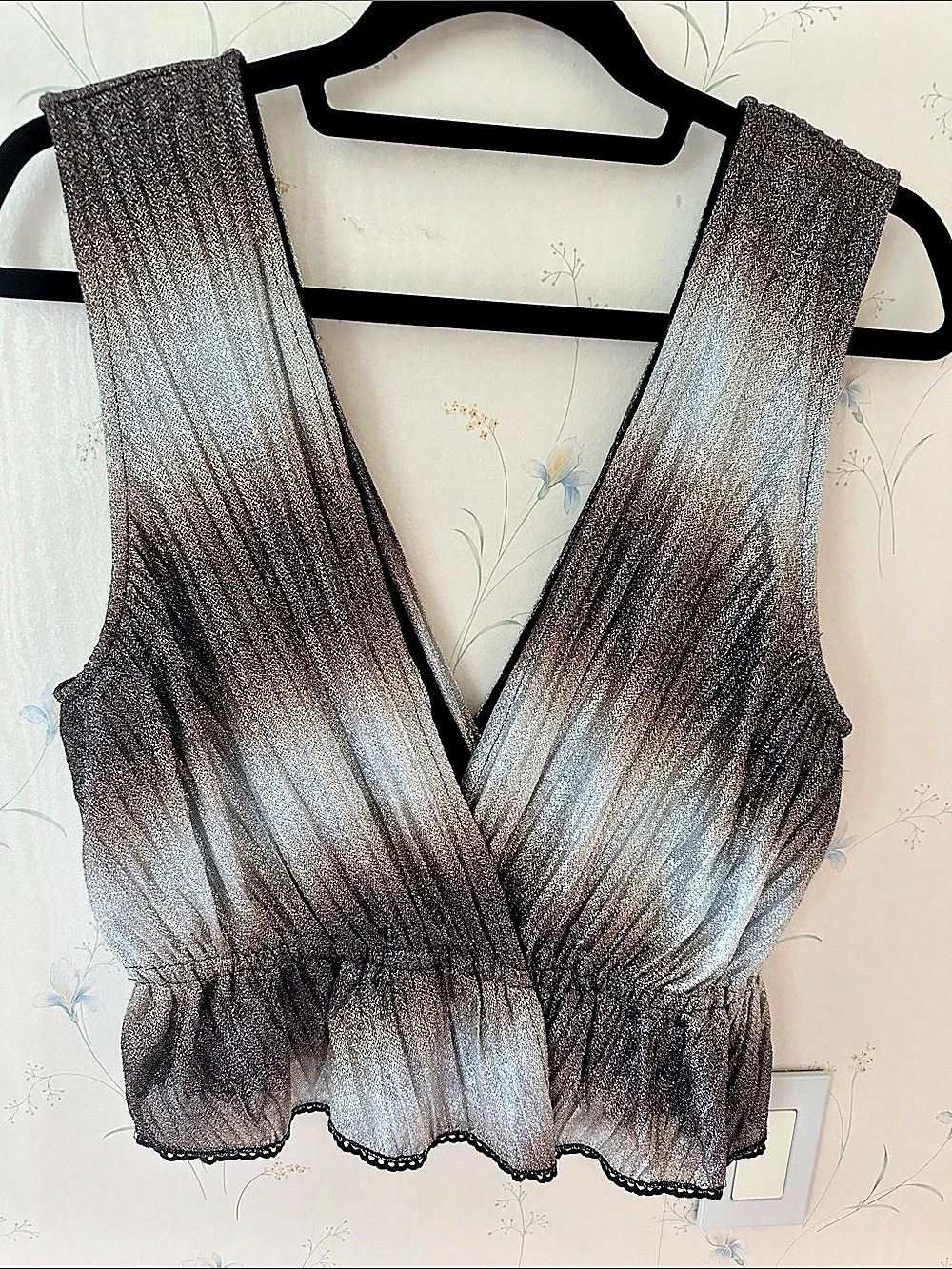 Luvable Metallic Plunge Top in Brown & Silver Size Small Like New, Anthropology